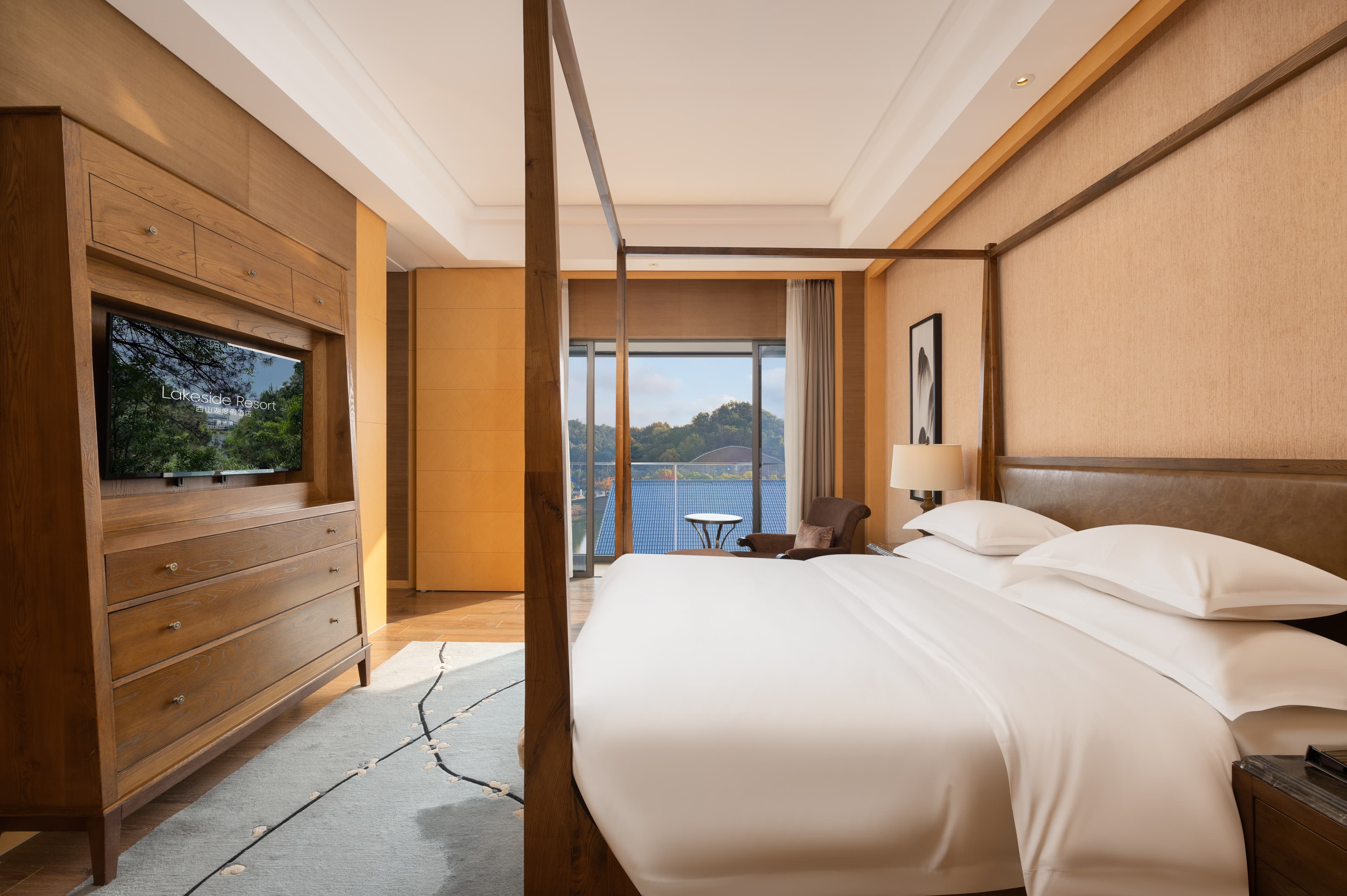 Rooms & Suites